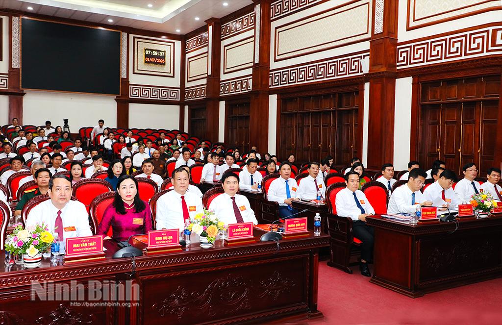 Các đại biểu dự khai mạc Kỳ họp.