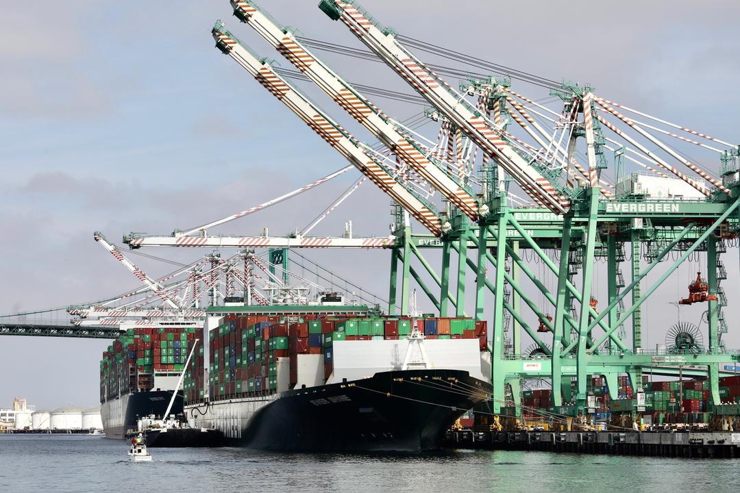 Quang cảnh cảng hàng hóa ở Los Angeles, Califonia, Mỹ.