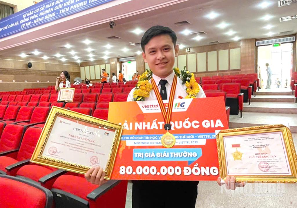 Nguyễn Minh Đức được Ban Chấp hành Trung ương Đoàn thanh niên cộng sản Hồ Chí Minh trao Chứng nhận giải Nhất quốc gia và Huy hiệu tuổi trẻ sáng tạo khi là 1 trong 6 Quán quân quốc gia cuộc thi Vô địch Tin học văn phòng thế giới Viettel (MOS World Championship Viettel) 2025.