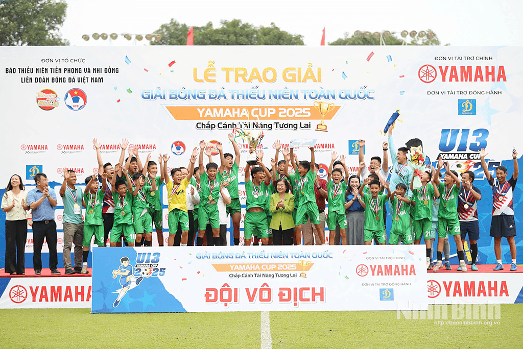 Đội bóng U13 Nam Định lần đầu tiên giành chức vô địch Giải Bóng đá Thiếu niên toàn quốc.