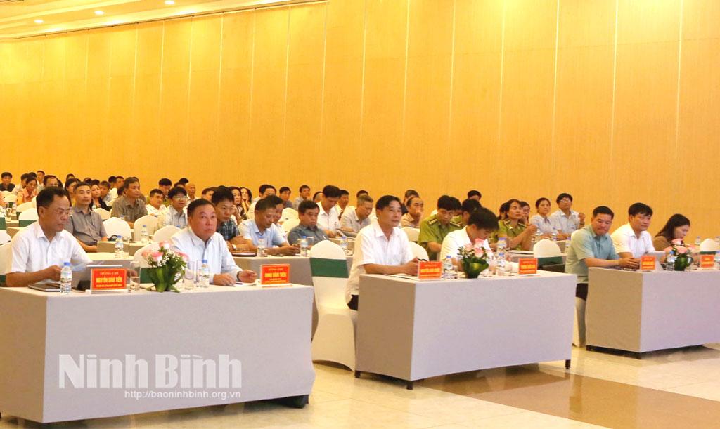 Các đại biểu dự hội nghị.