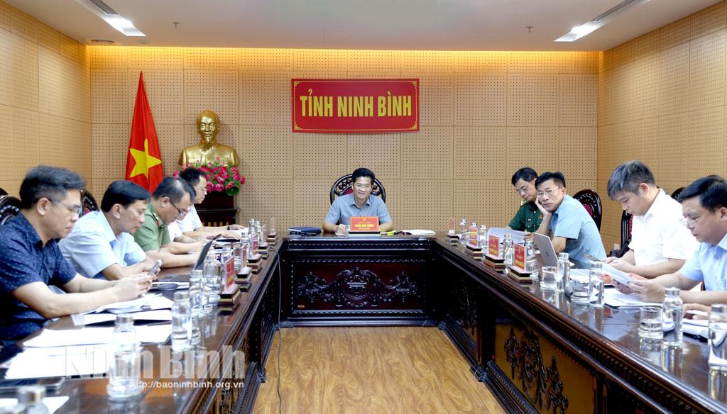 Đồng chí Trần Anh Dũng, Ủy viên Ban Thường vụ Tỉnh ủy, Phó Chủ tịch UBND tỉnh, Trưởng Ban chỉ đạo IUU tỉnh chủ trì hội nghị tại điểm cầu Ninh Bình.