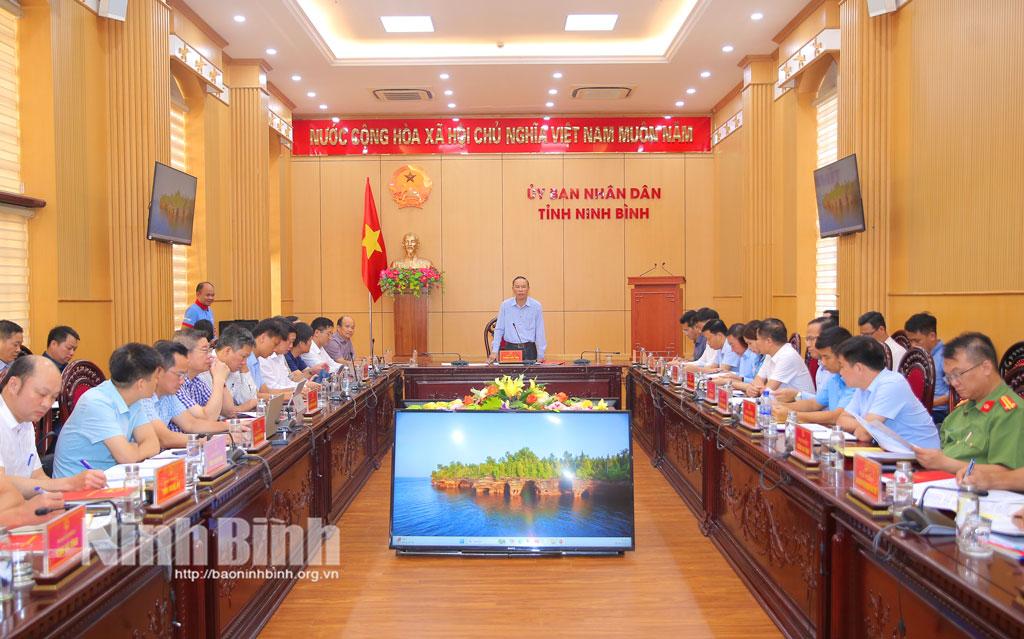 Quang cảnh buổi làm việc.