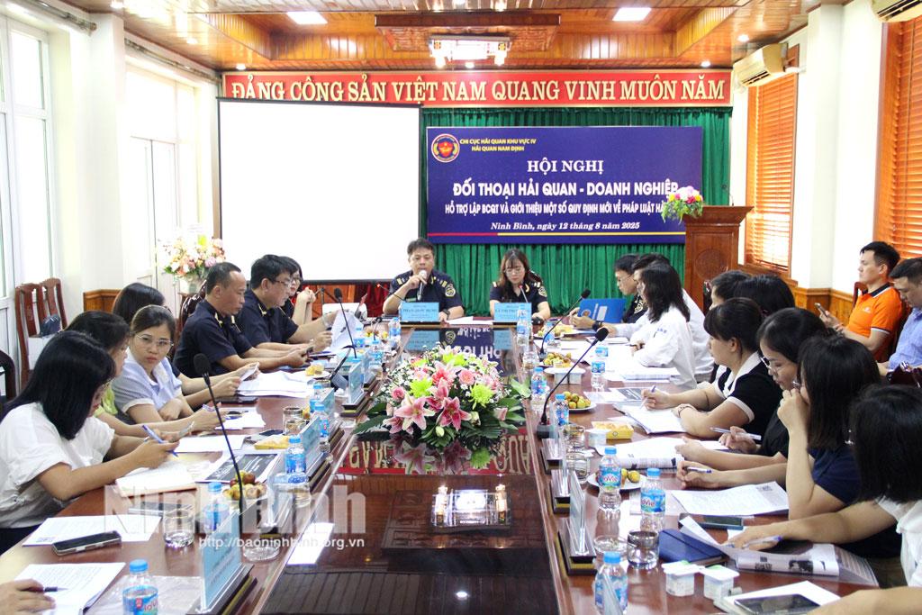 Các đại biểu tham dự hội nghị đối thoại Hải Quan- Doanh nghiệp.