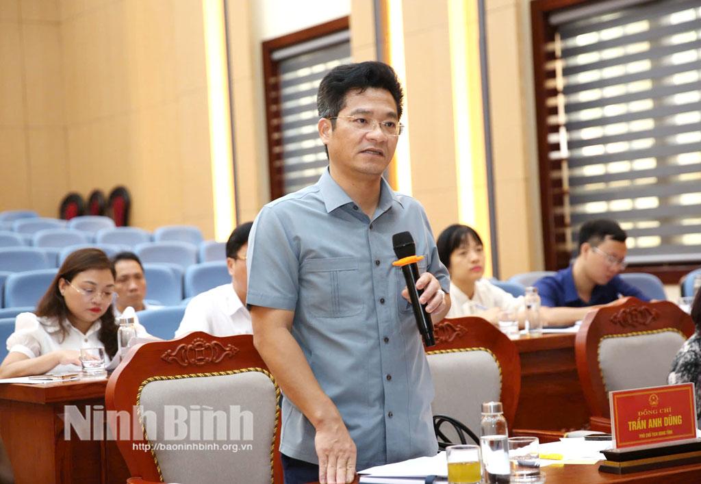 Đồng chí Trần Anh Dũng, Ủy viên Ban Thường vụ Tỉnh ủy, Phó chủ tịch UBND tỉnh phát biểu chỉ đạo tại Hội nghị.