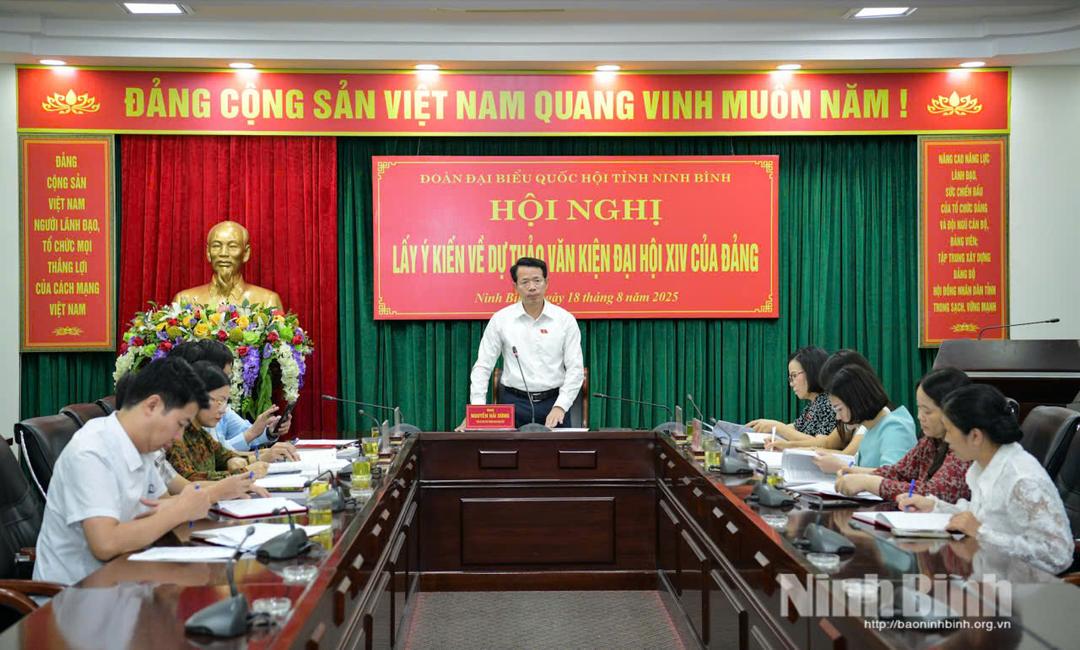 Các đại biểu tham dự hội nghị.