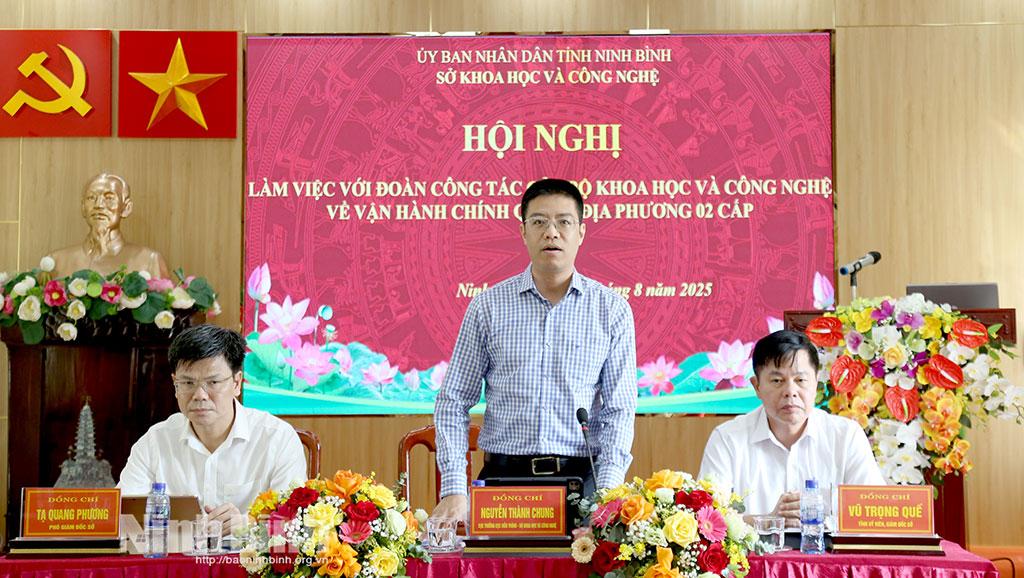 Đồng chí Nguyễn Thành Chung, Cục trưởng Cục Viễn thông (Bộ Khoa học và Công nghệ) phát biểu tại buổi làm việc.