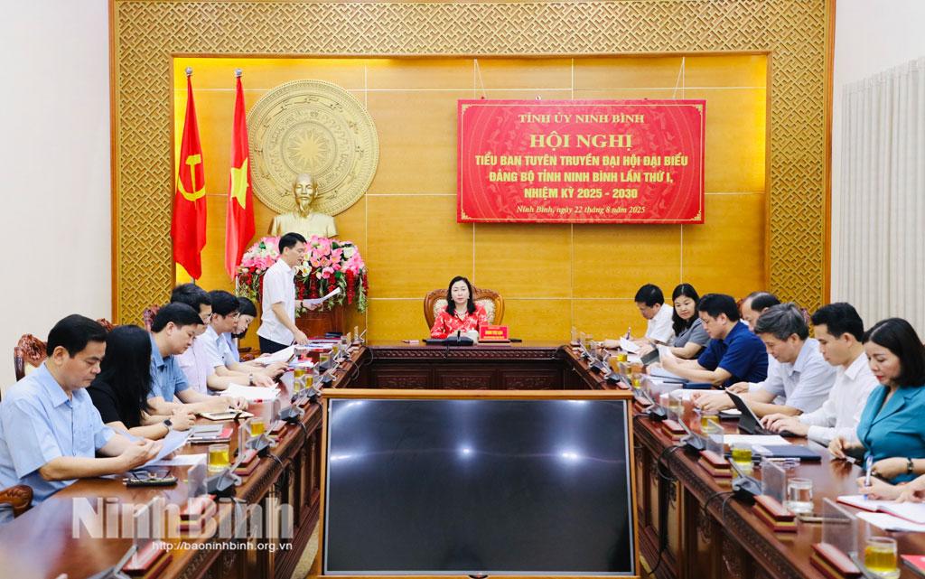 Các đại biểu dự hội nghị.