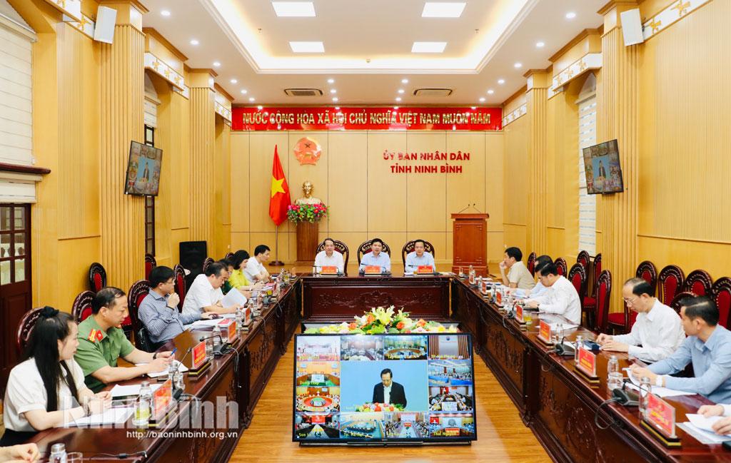 Quang cảnh hội nghị tại điểm cầu UBND tỉnh Ninh Bình.