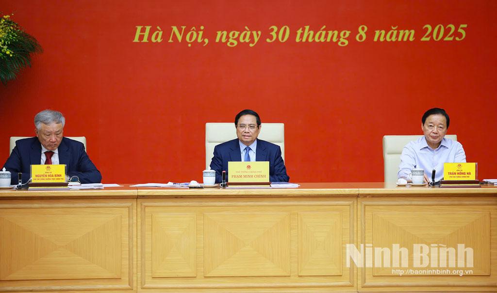 Thủ tướng Phạm Minh Chính chủ trì hội nghị.