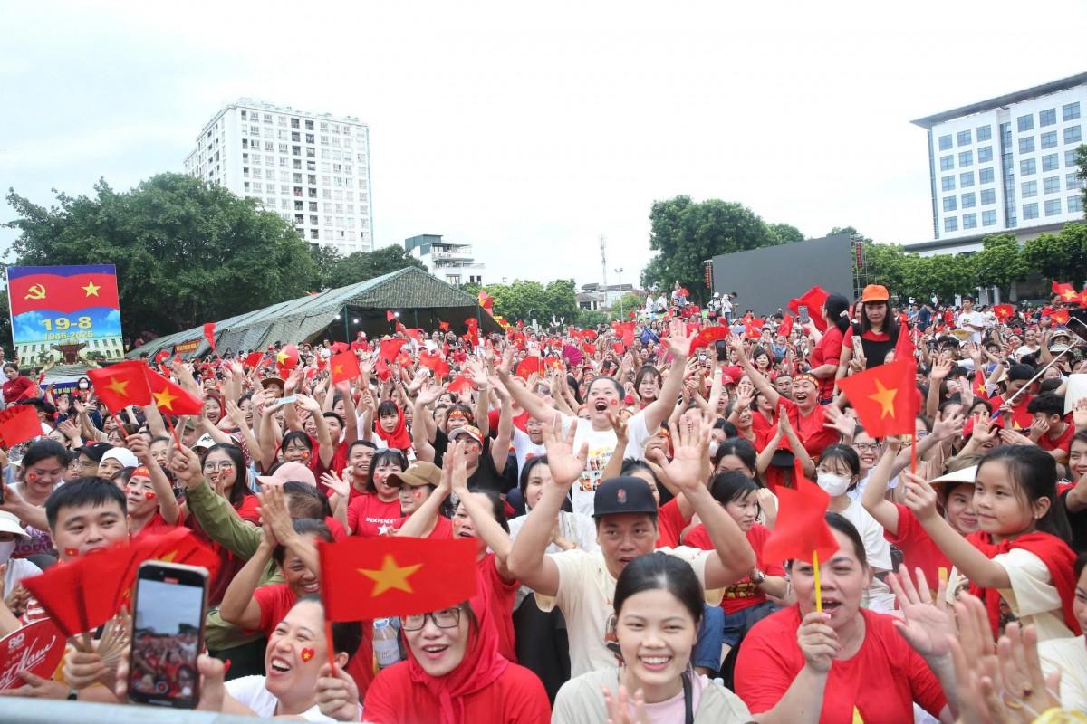 Khẩn trương triển khai tặng quà nhân dân nhân dịp kỷ niệm 80 năm Cách mạng Tháng Tám và Quốc khánh 2-9. Ảnh: baochinhphu.vn