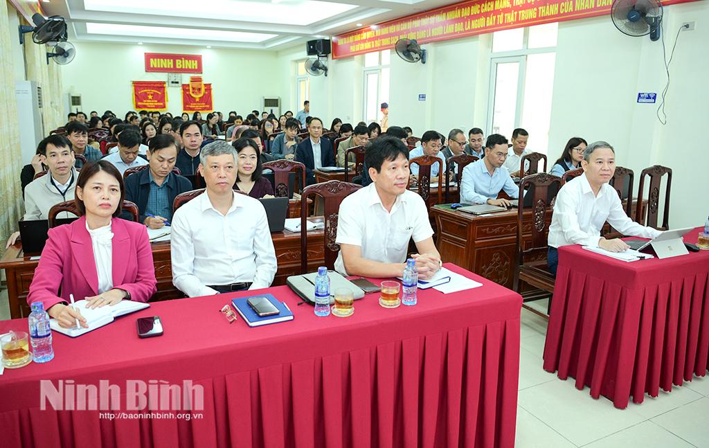 Các đại biểu dự hội nghị tập huấn.