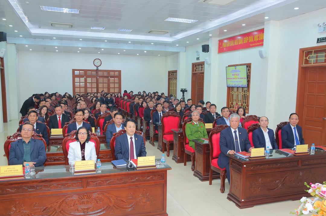 Các đại biểu dự hội nghị.