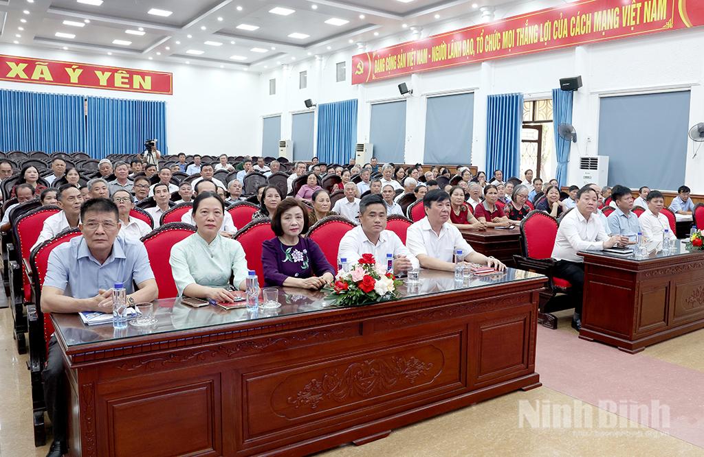 Các đại biểu dự hội nghị.