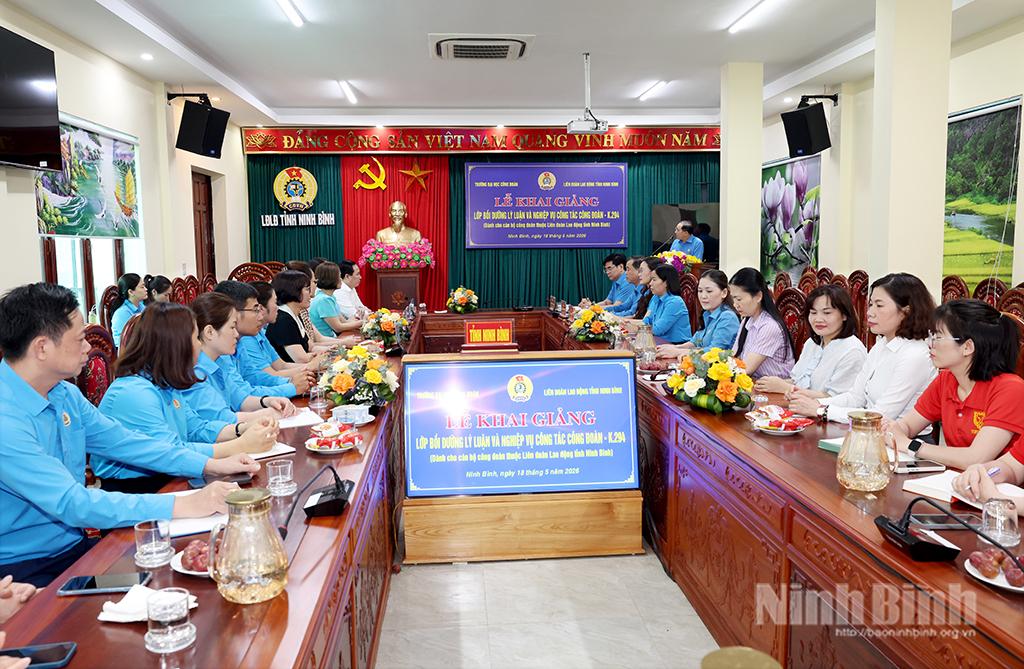 Quang cảnh lễ khai giảng.
