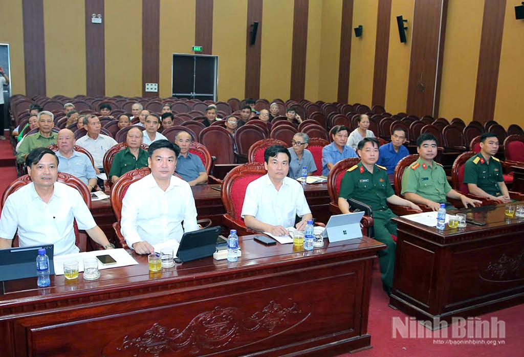Các đại biểu dự hội nghị.