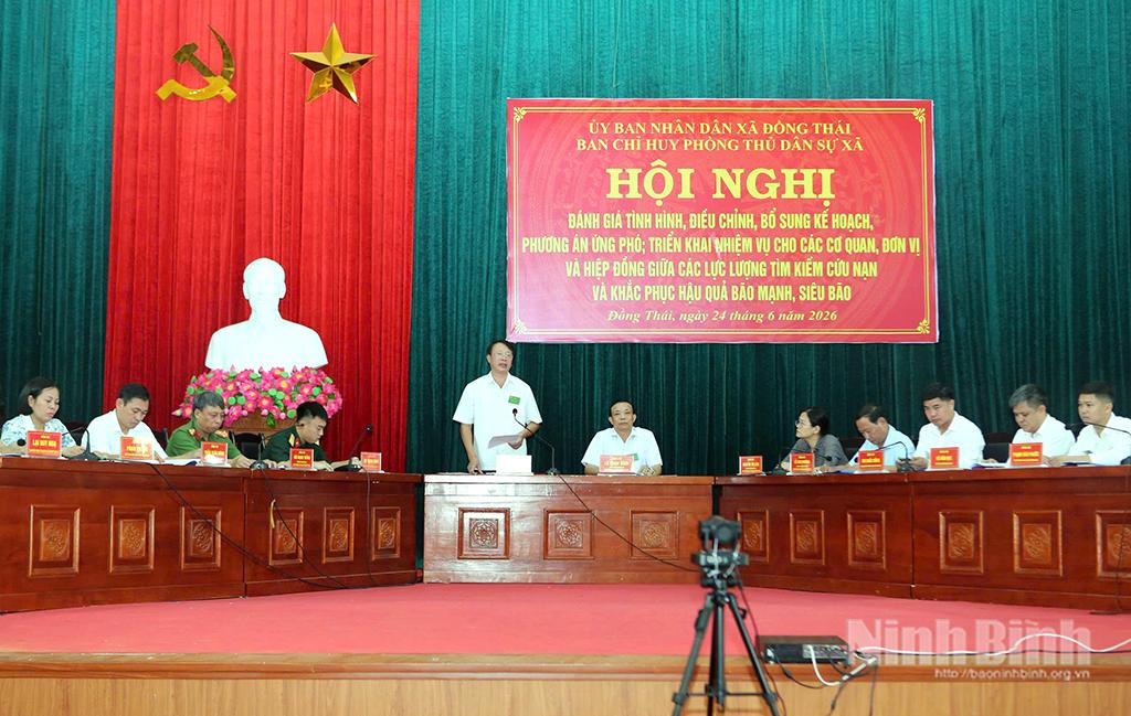 Lãnh đạo Đảng uỷ xã Đồng Thái phát biểu chỉ đạo tại hội nghị vận hành cơ chế ứng phó siêu bão năm 2026 của địa phương.