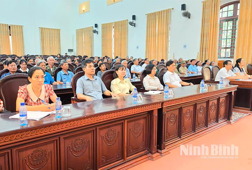 Các đại biểu dự hội nghị.