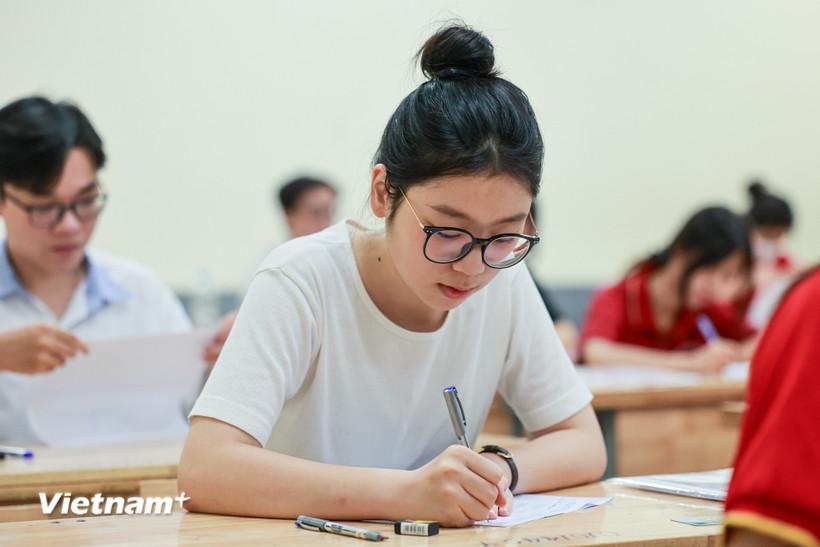 Thí sinh dự thi Tốt nghiệp Trung học phổ thông năm 2024. (Ảnh: Vietnam+)