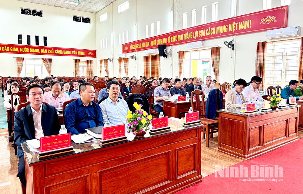 Các đại biểu dự hội nghị.