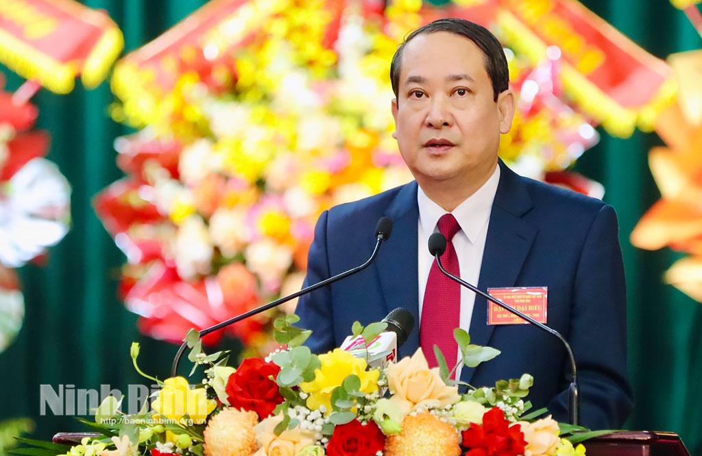 Đồng chí Mai Văn Tuất, Phó Bí thư Tỉnh ủy, Chủ tịch Ủy ban Mặt trận Tổ quốc Việt Nam tỉnh phát biểu bế mạc tại Đại hội.