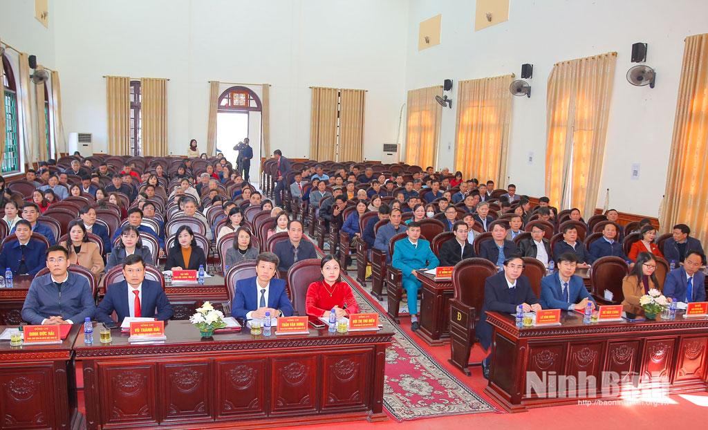 Các đại biểu dự hội nghị.