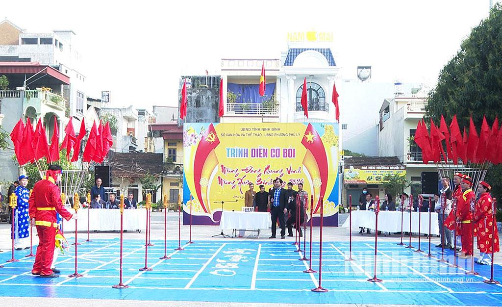 Cờ Bỏi là một trong những trò chơi dân gian gắn liền với các lễ hội truyền thống của dân tộc.