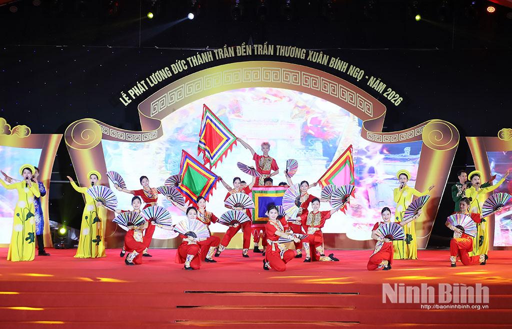 Tiết mục văn nghệ khai mạc Lễ phát lương Đức Thánh Trần đền Trần Thương Xuân Bính Ngọ 2026.