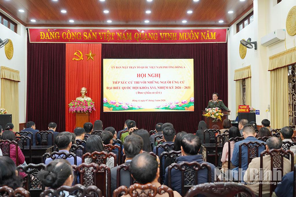 Toàn cảnh hội nghị tiếp xúc cử tri phường Đông A. Ảnh: Hoa Hiên