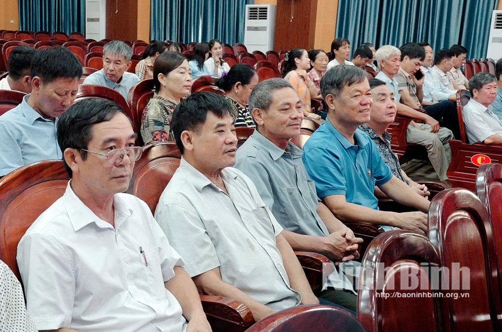 Các đại biểu dự hội nghị.