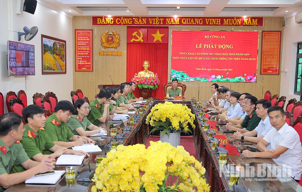 Các đại biểu dự tại điểm cầu Công an tỉnh Ninh Bình.