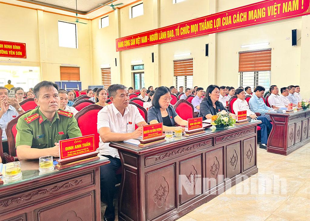 Các đại biểu dự Kỳ họp HĐND phường Yên Sơn khoá II, nhiệm kỳ 2026-2031