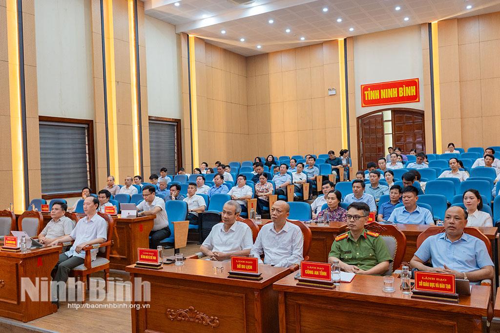 Các đại biểu dự hội nghị.