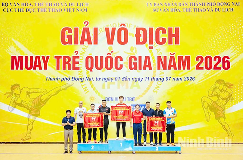 Đoàn Muay Ninh Bình xuất sắc giành Cờ thứ Ba toàn đoàn lứa tuổi 12 - 13.