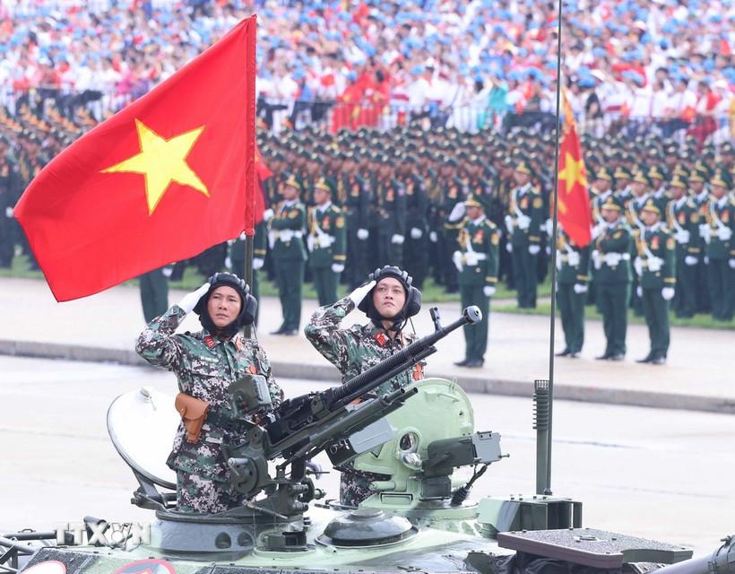 Chiến sỹ Khối xe Tăng thiết giáp trong Lễ diễu binh, diễu hành kỷ niệm 80 năm Cách mạng tháng Tám và Quốc khánh 2/9, tại Quảng trường Ba Đình sáng 2/9/2025. (Ảnh: TTXVN)