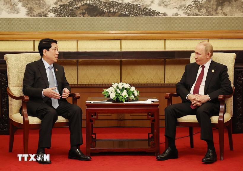 Chủ tịch nước Lương Cường hội kiến Tổng thống Nga Vladimir Putin. (Ảnh: TTXVN)