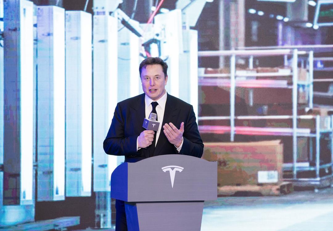 Tỷ phú Elon Musk phát biểu tại một sự kiện của Tesla ở Thượng Hải, Trung Quốc. Ảnh: THX/TTXVN