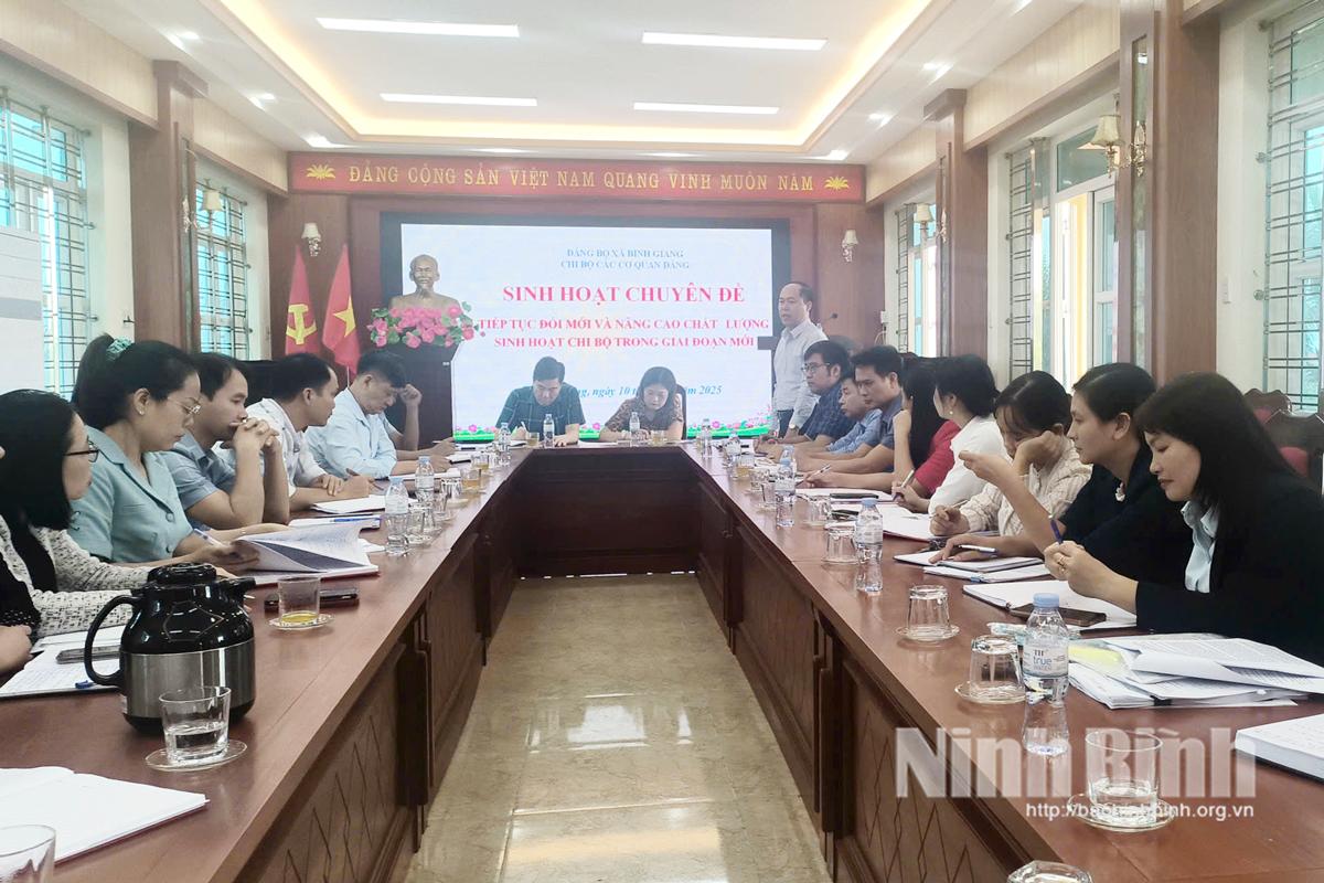 Chi bộ Các cơ quan Đảng xã Bình Giang sinh hoạt chuyên đề "Tiếp tục đổi mới và nâng cao chất lượng sinh hoạt chi bộ trong giai đoạn mới".