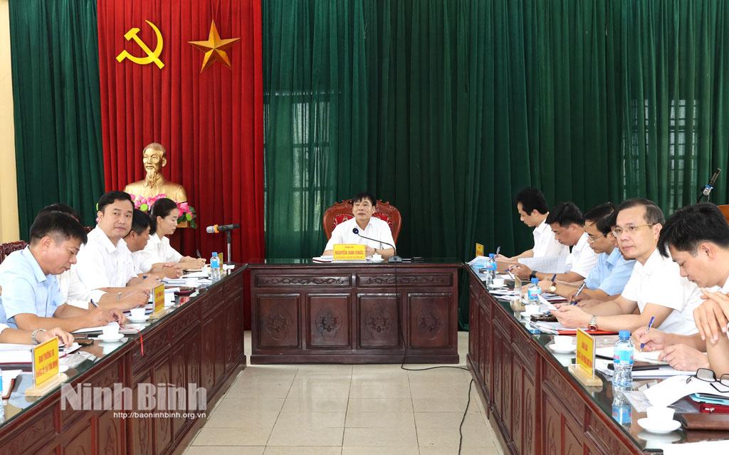 Quang cảnh buổi làm việc.