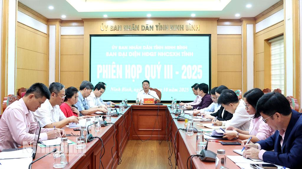 Quang cảnh phiên họp.