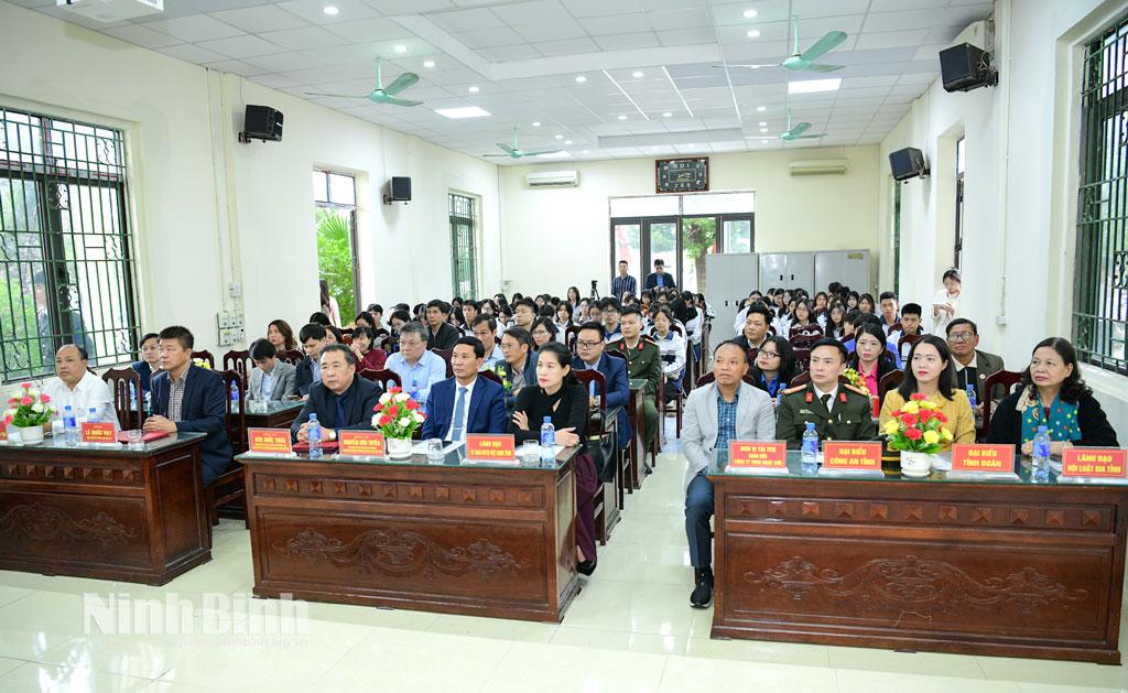 Các đại biểu dự hội nghị.