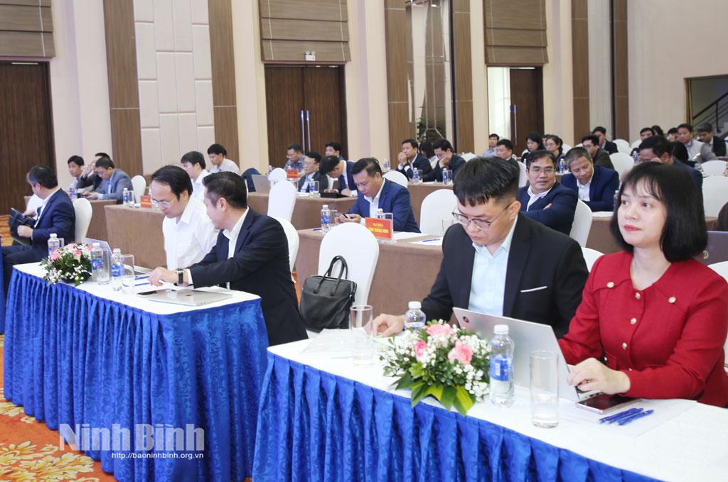 Các đại biểu dự hội nghị tập huấn chuyển đổi số.