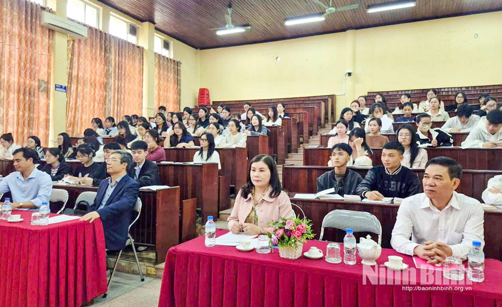 Quang cảnh lễ khai giảng lớp bồi dưỡng.