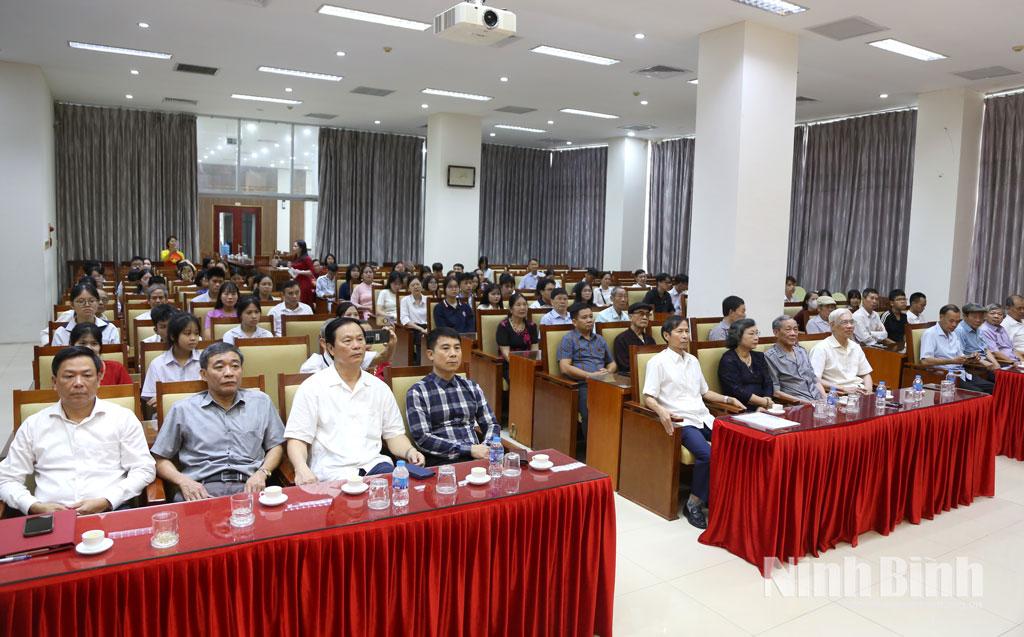 Các đại biểu cộng đồng họ Bùi tỉnh Ninh Bình dự gặp mặt.