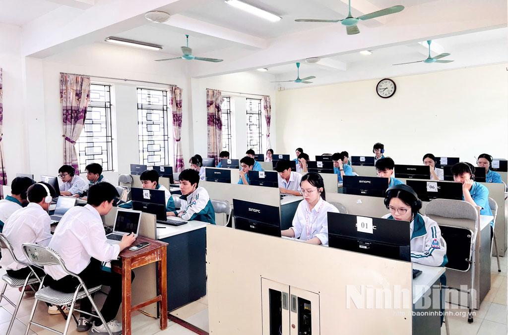 Học sinh THPT tỉnh Ninh Bình tham gia kỳ thi IOE cấp quốc gia năm học 2025-2026. Ảnh CTV