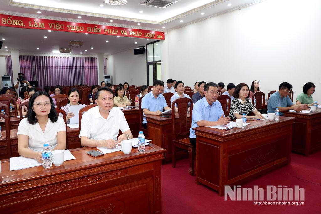 Các đại biểu dự hội nghị.