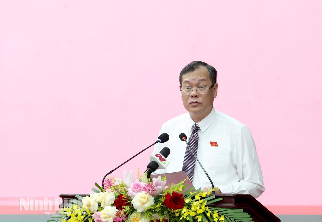 Đồng chí Lê Quốc Chỉnh, Phó Bí thư Tỉnh ủy, Chủ tịch HĐND tỉnh phát biểu khai mạc kỳ họp.