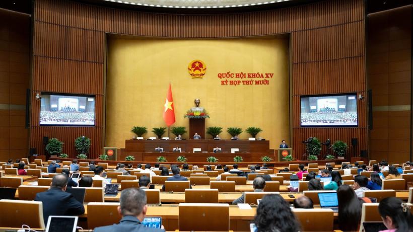 Quang cảnh phiên họp toàn thể ở hội trường tại Kỳ họp thứ 10, Quốc hội khóa XV.