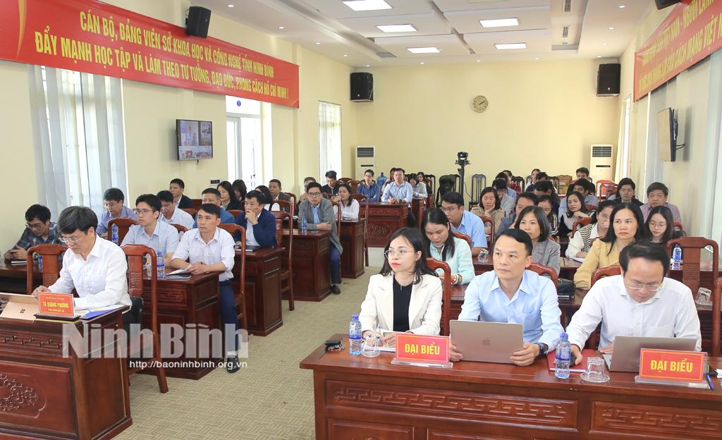 Các đại biểu dự Hội thảo.