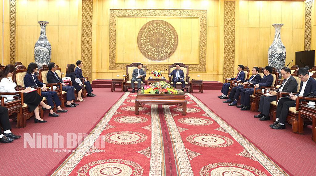 Quang cảnh buổi làm việc.